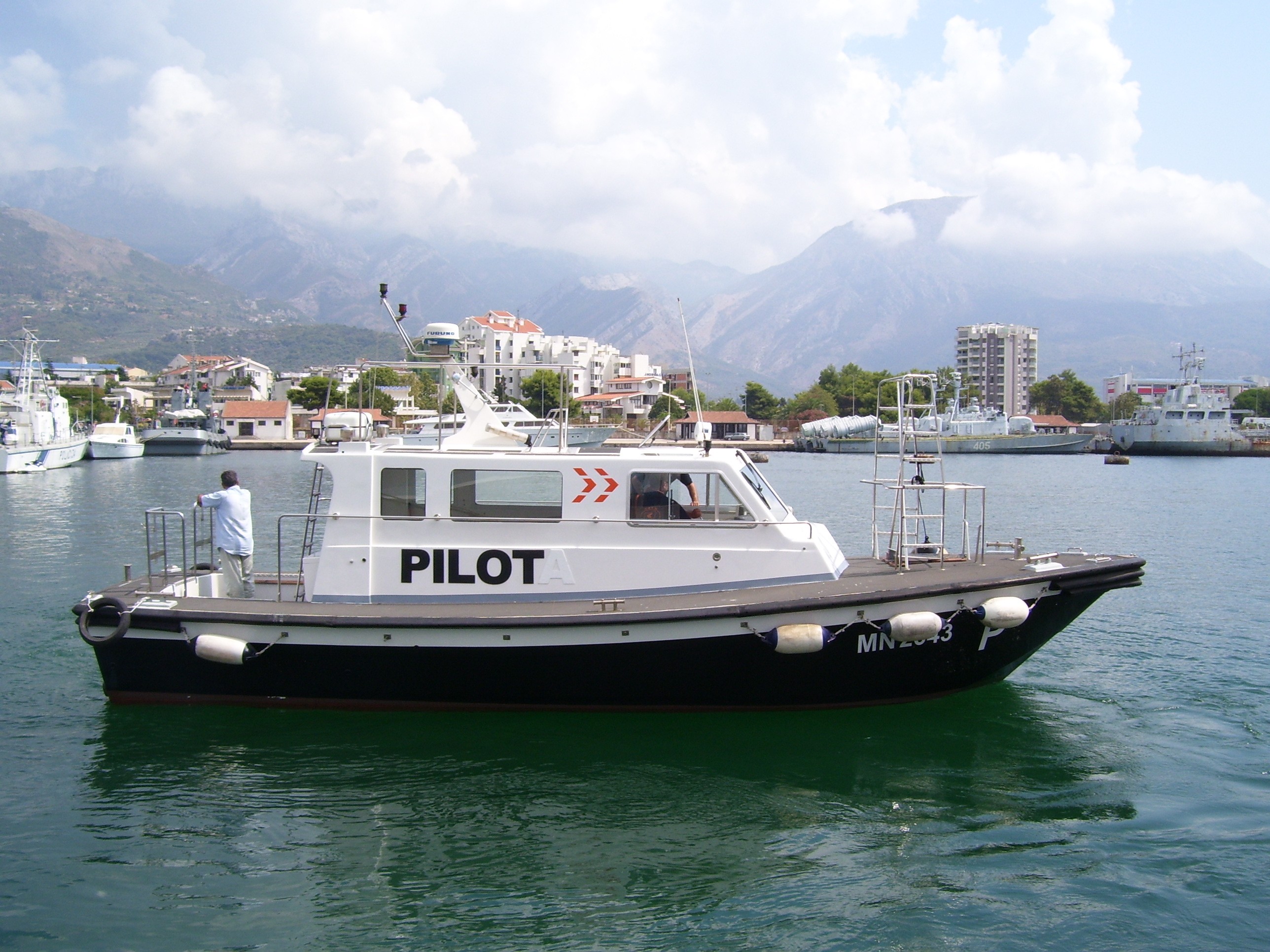 pilot_boat